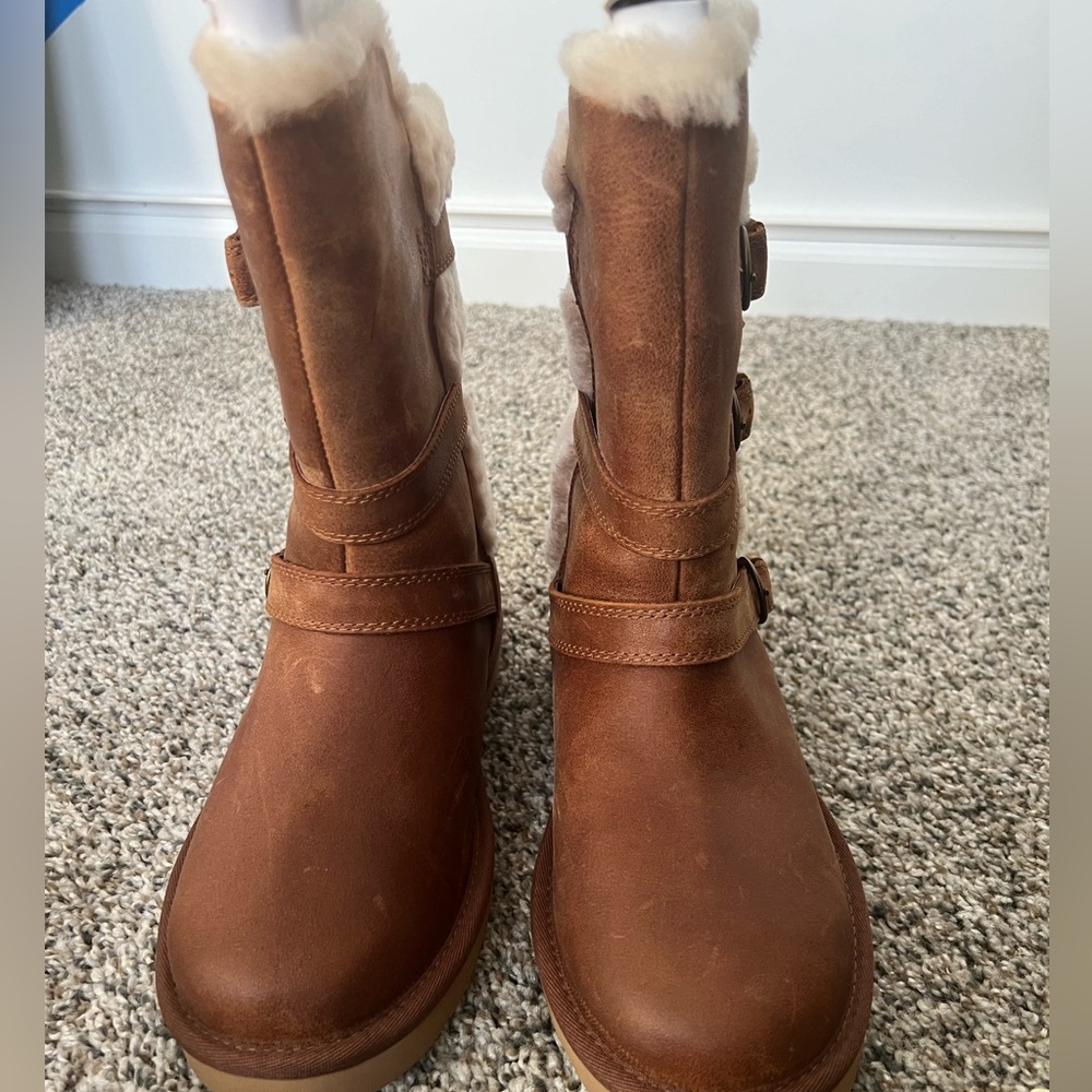 Authentic Brand New Ugg- Lightweight Cushioning D… - image 1